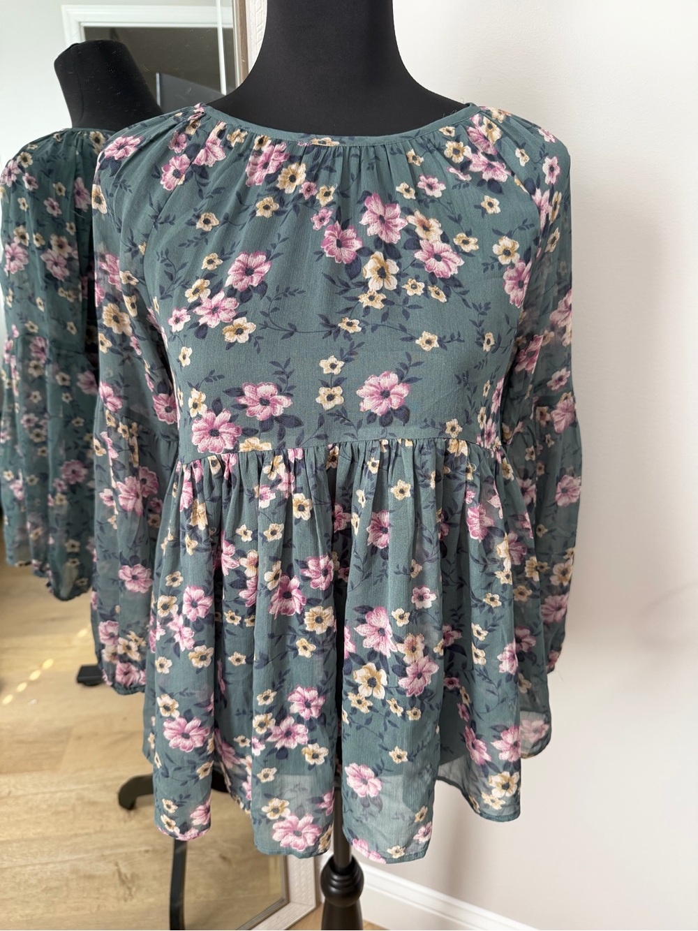 American Eagle Floral Peplum Long-Sleeve Top - Green with Pink Blossoms